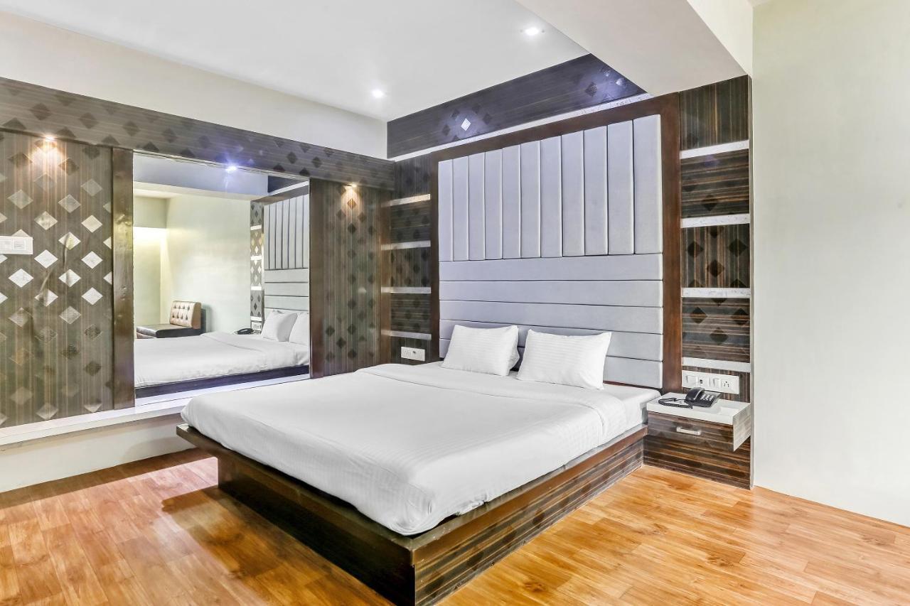 Oyo Flagship 83396 Hotel Vinyasa Residency מומביי מראה חיצוני תמונה