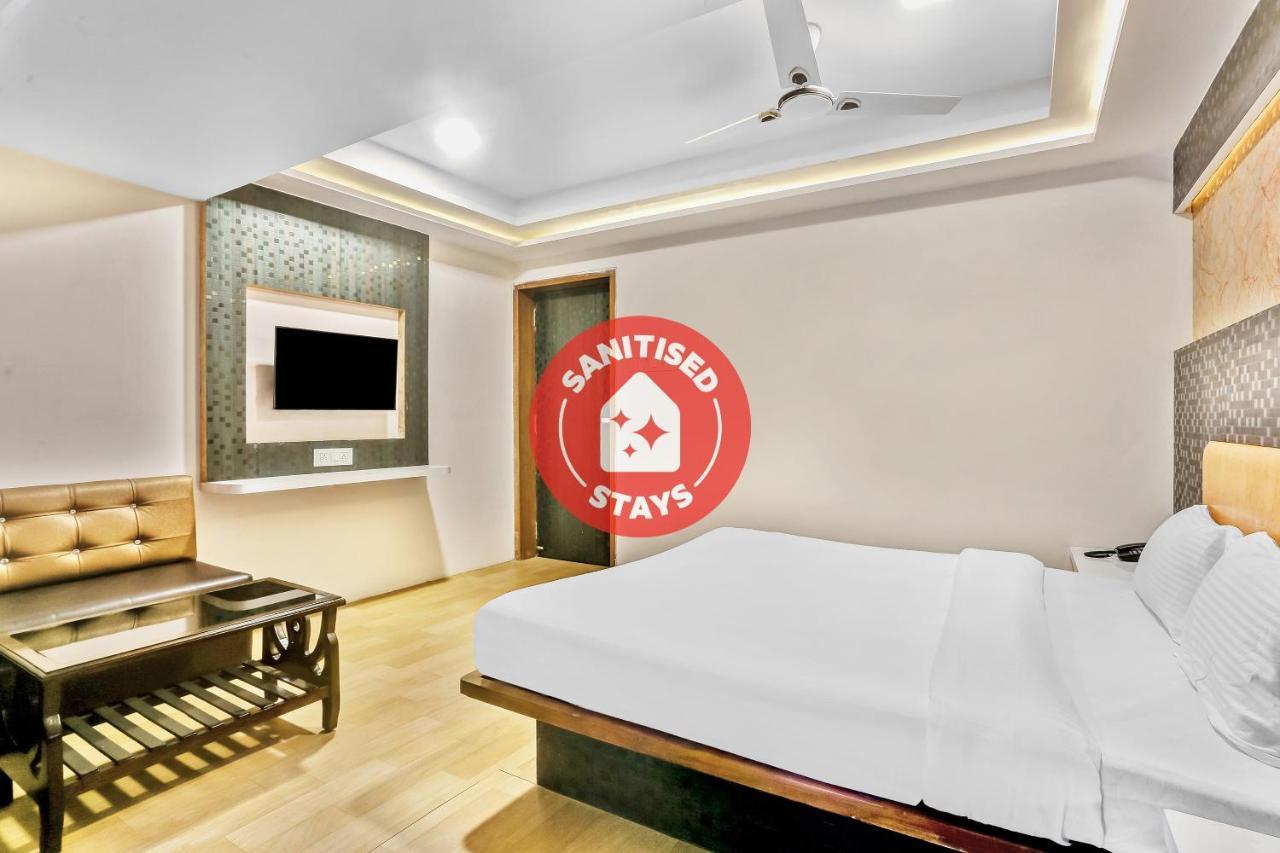 Oyo Flagship 83396 Hotel Vinyasa Residency מומביי מראה חיצוני תמונה