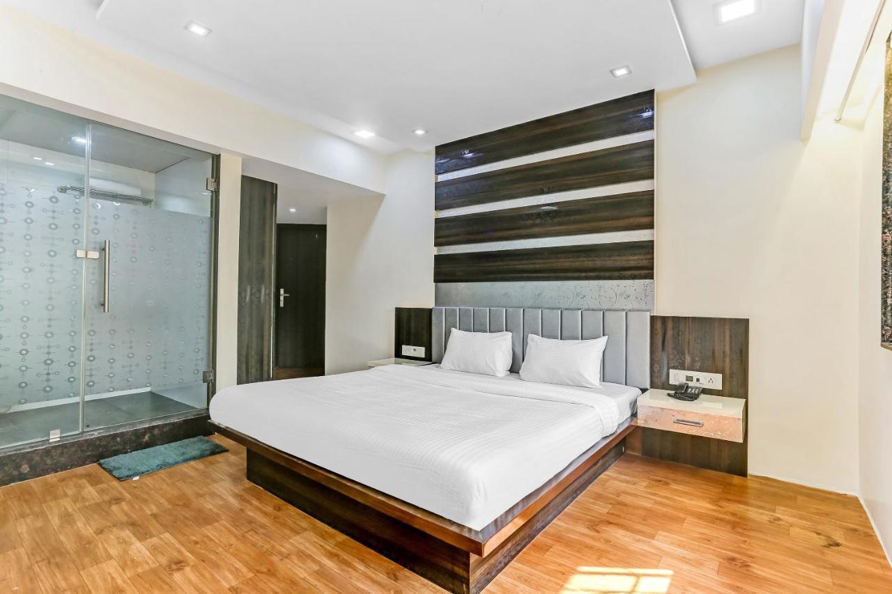 Oyo Flagship 83396 Hotel Vinyasa Residency מומביי מראה חיצוני תמונה